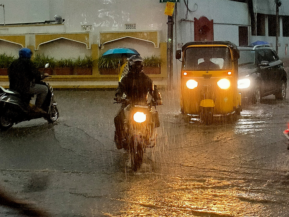 hyderabad rains update pics - Sakshi22