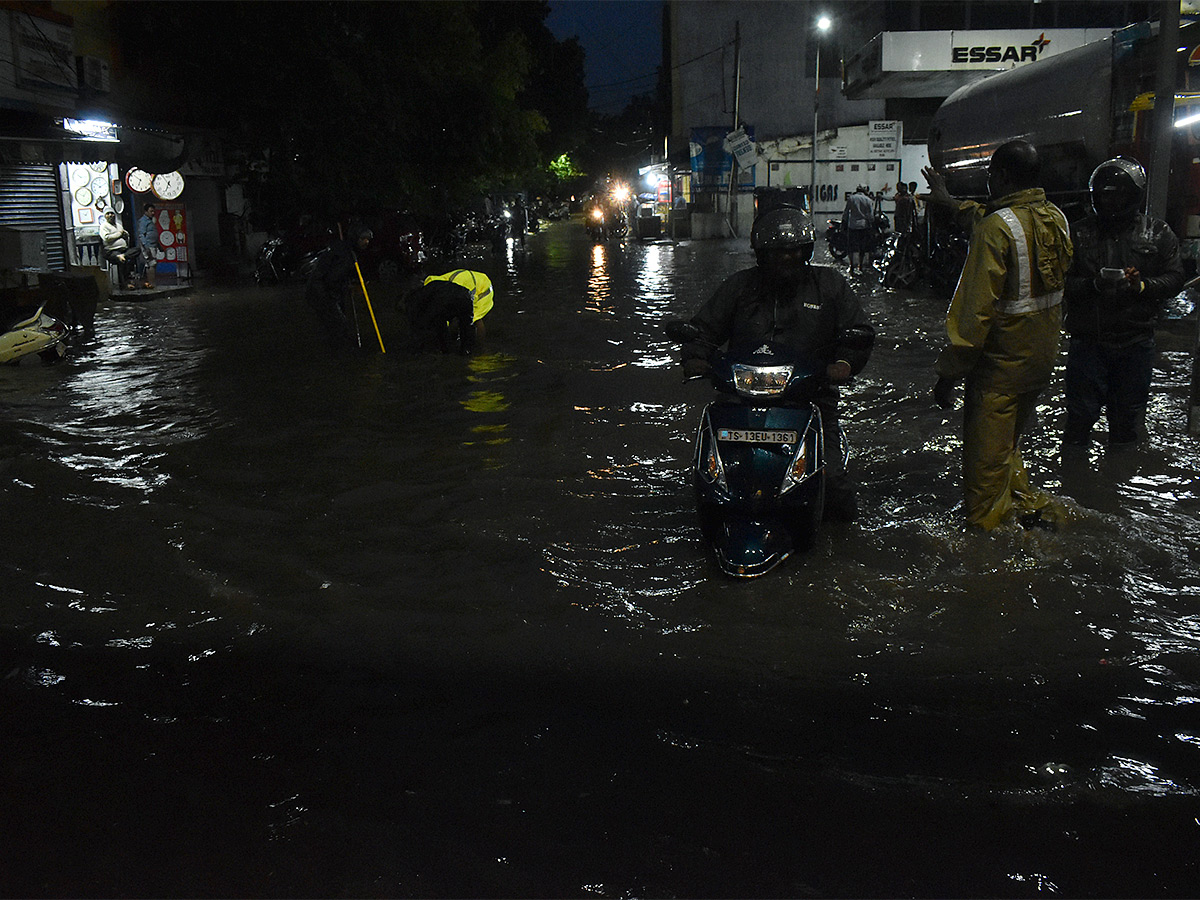 hyderabad rains update pics - Sakshi24