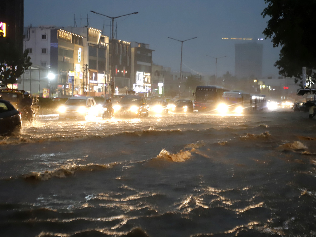 hyderabad rains update pics - Sakshi25