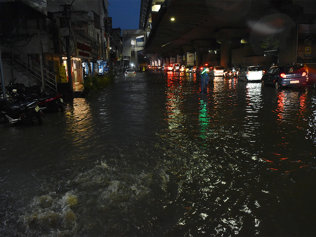 hyderabad rains update pics - Sakshi3