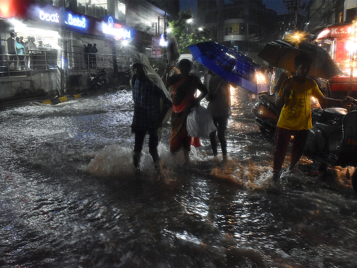 hyderabad rains update pics - Sakshi28