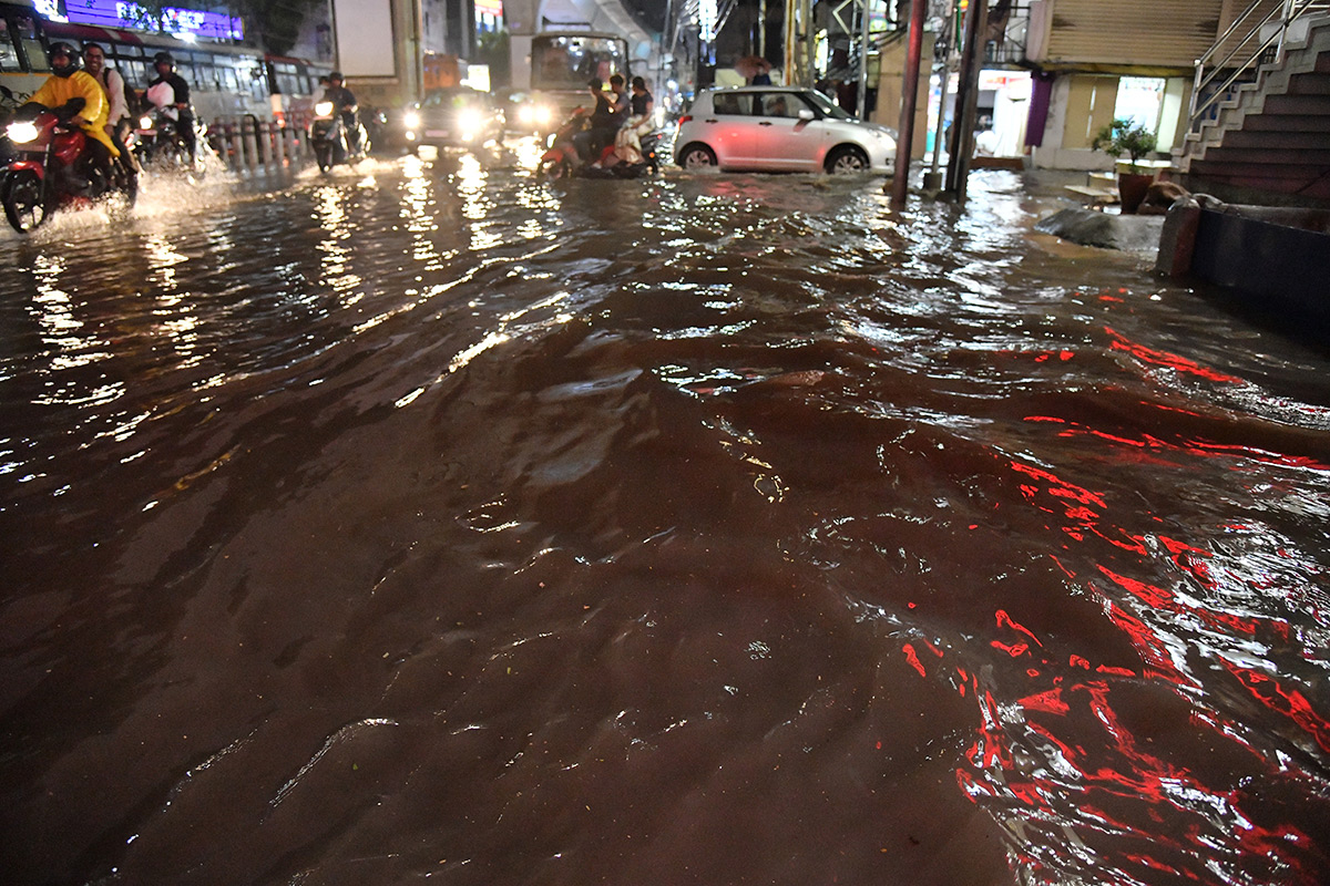 hyderabad rains update pics - Sakshi4