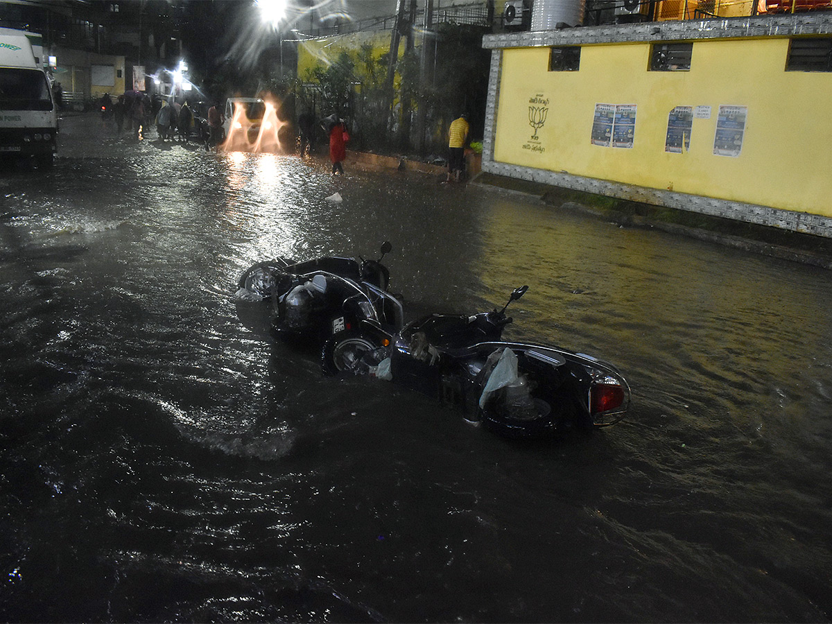 hyderabad rains update pics - Sakshi45