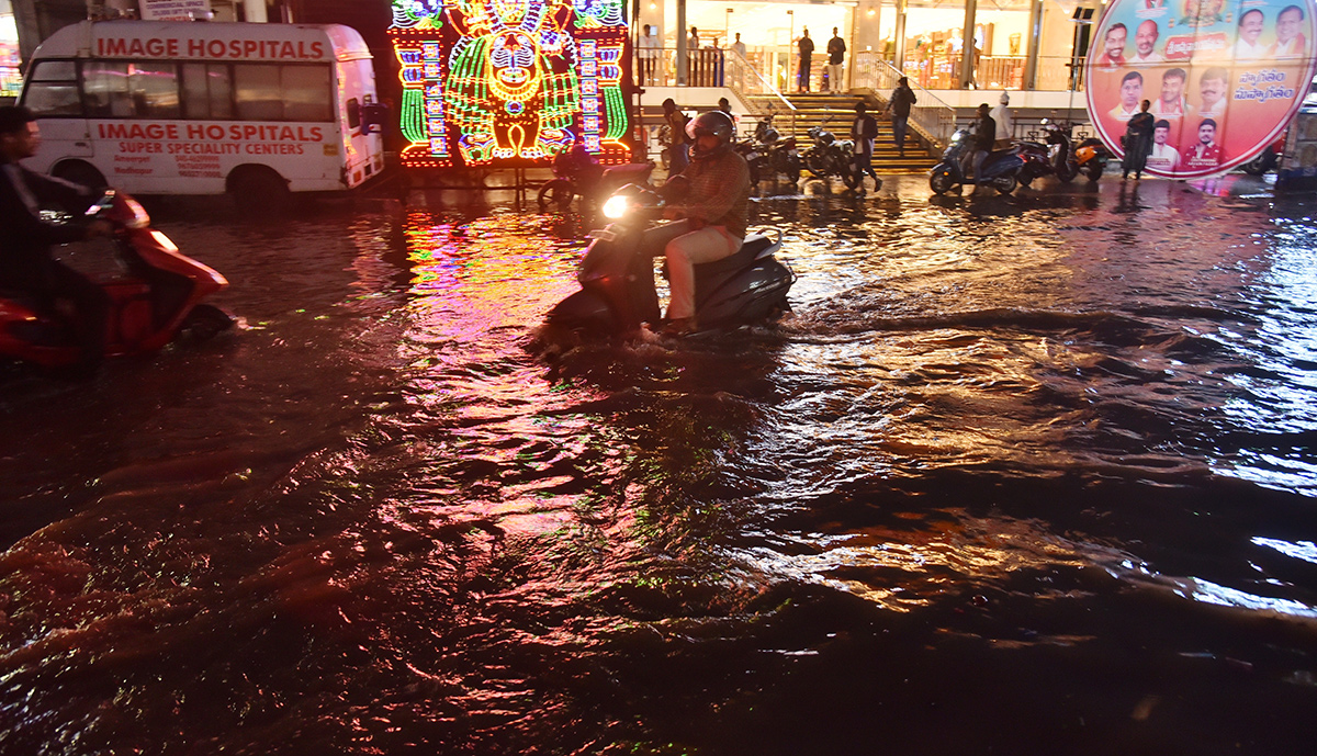 hyderabad rains update pics - Sakshi46