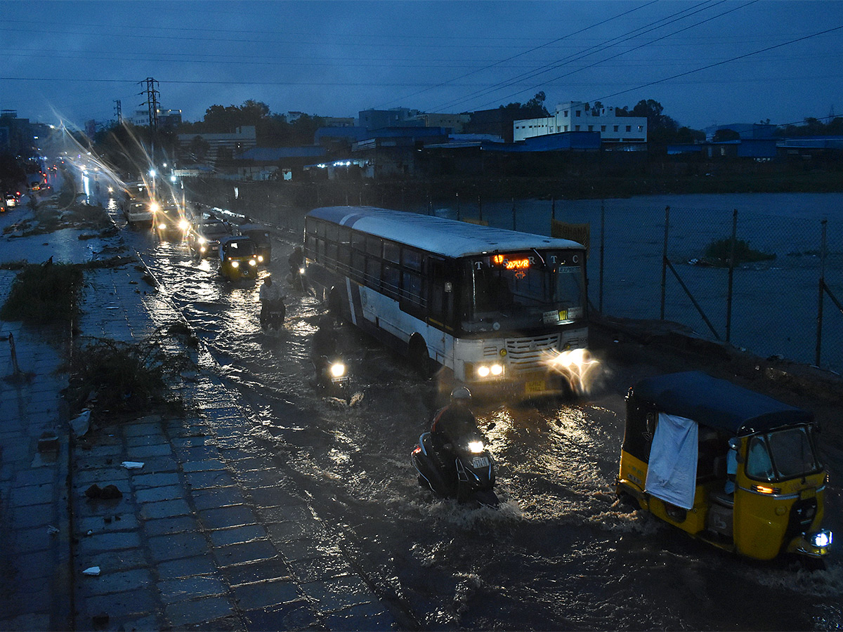 hyderabad rains update pics - Sakshi48