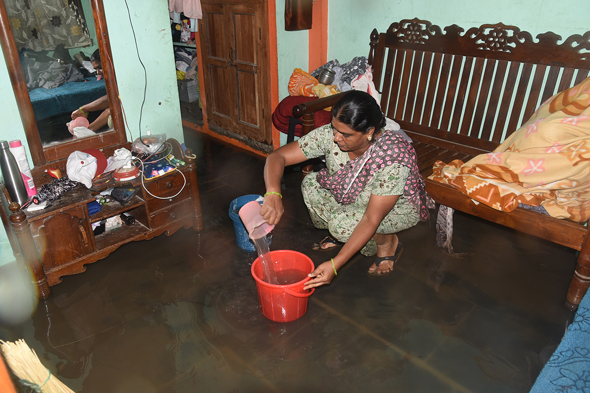 heavy rain in warangal photos - Sakshi14