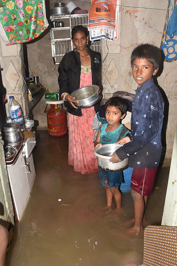 heavy rain in warangal photos - Sakshi15