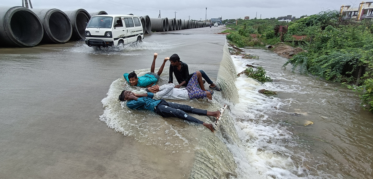 heavy rain in warangal photos - Sakshi18