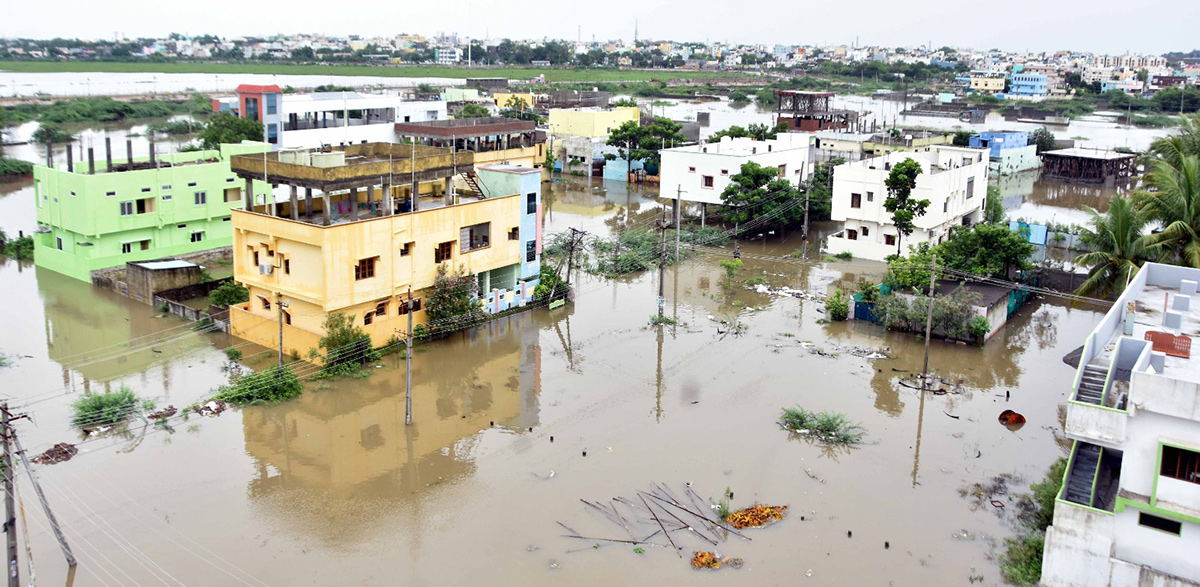 heavy rain in warangal photos - Sakshi3