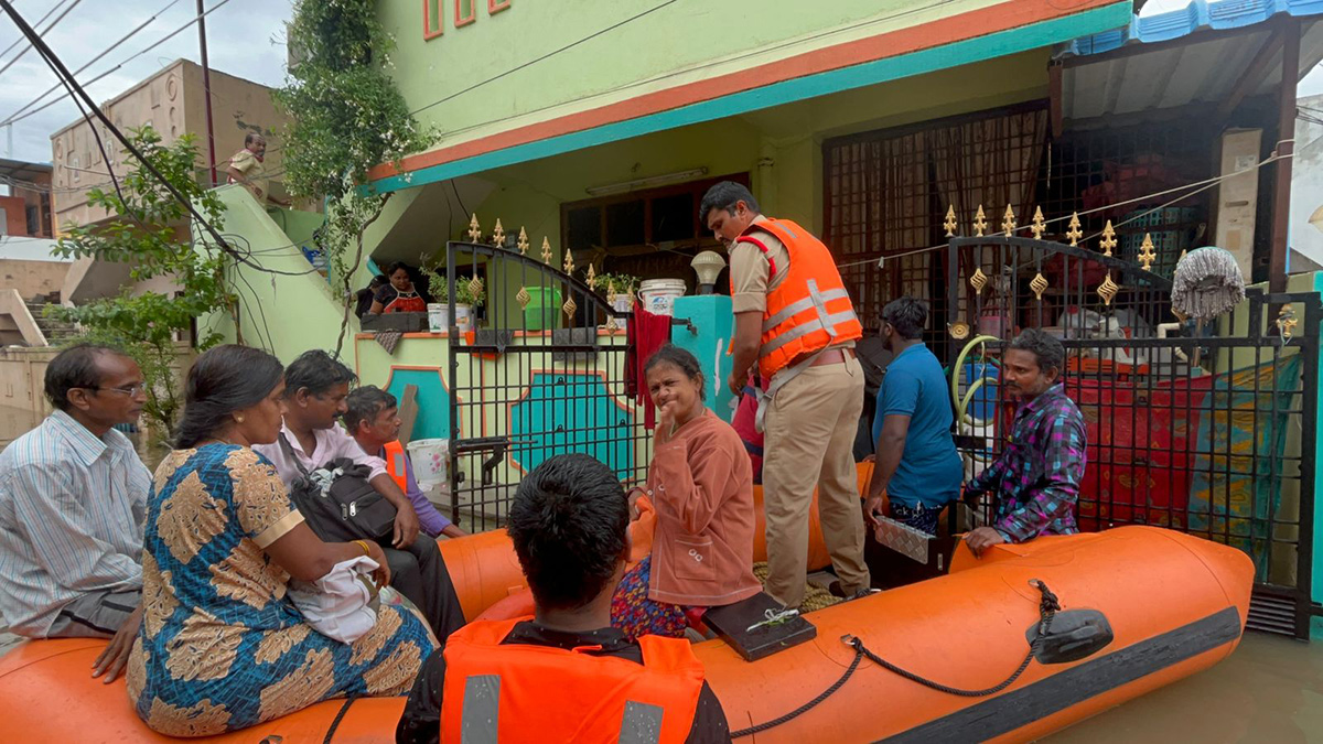 heavy rain in warangal photos - Sakshi27