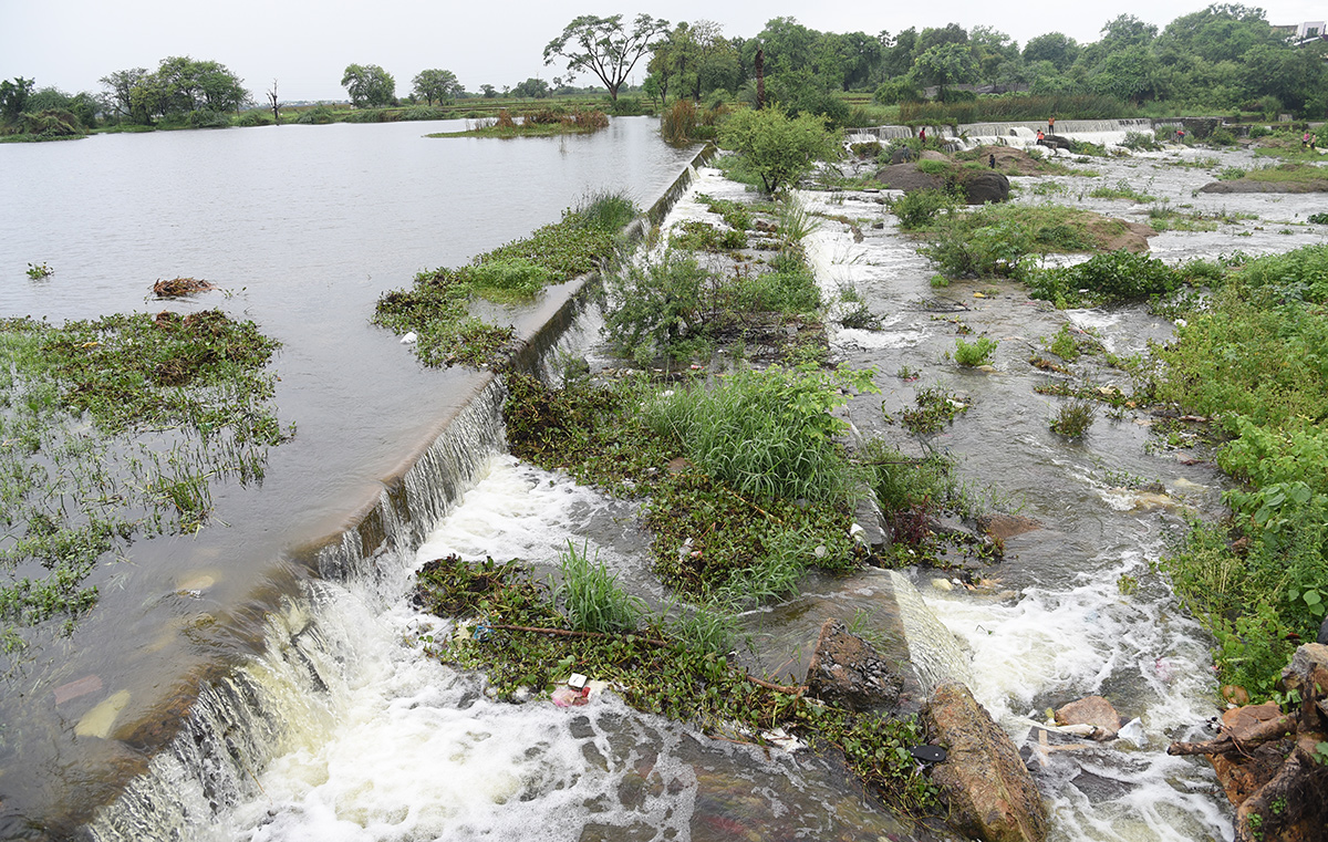 heavy rain in warangal photos - Sakshi32