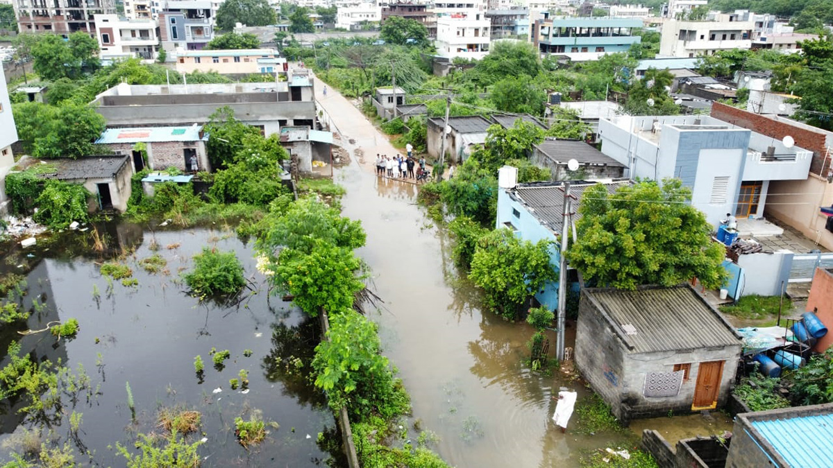 heavy rain in warangal photos - Sakshi34