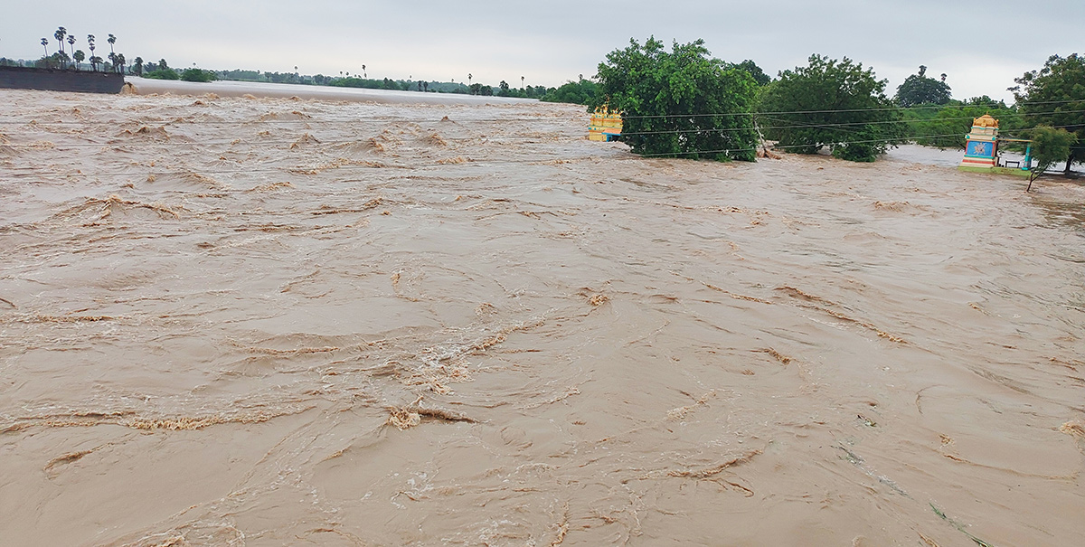 heavy rain in warangal photos - Sakshi37