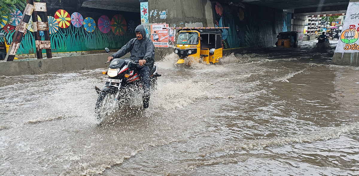 heavy rain in warangal photos - Sakshi6