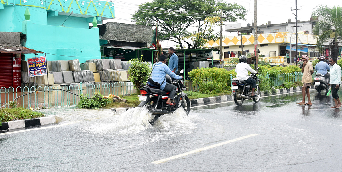 heavy rain in warangal photos - Sakshi8