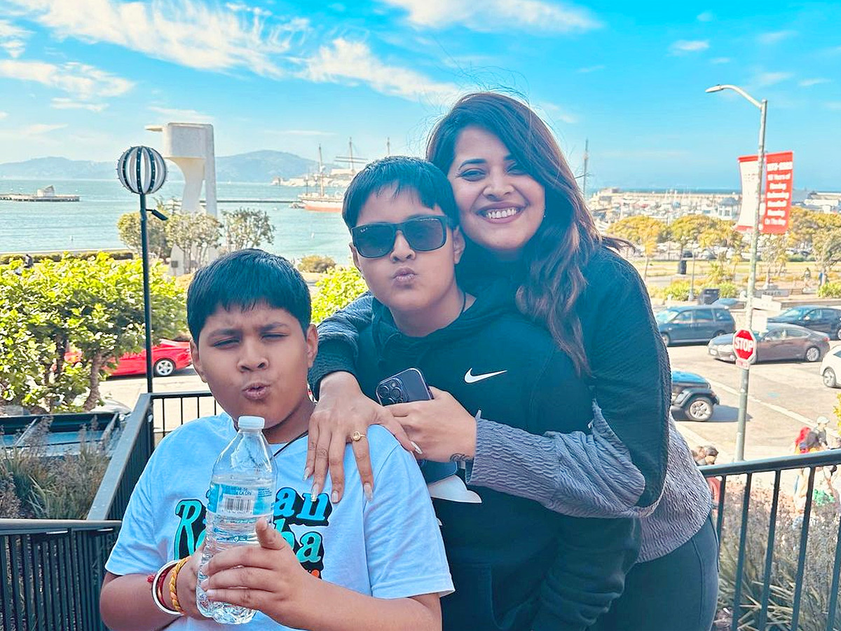 Anchor Anasuya Enjoying With Her Family in California Photos - Sakshi5