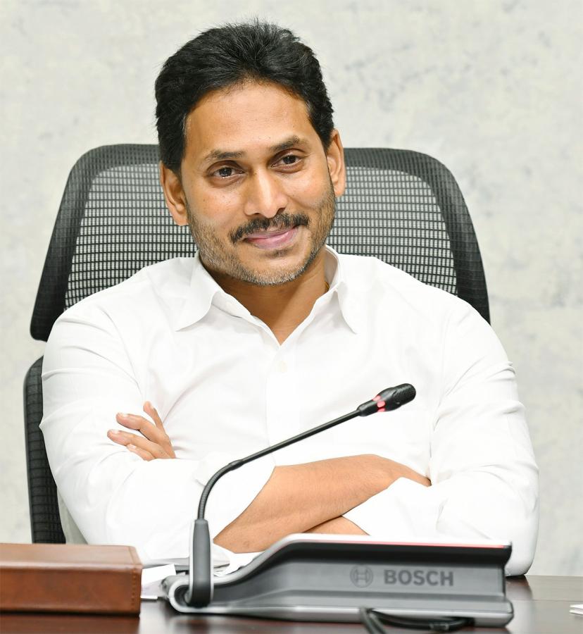 CM YS Jagan In Jagananna Videshi Vidya Deevena Funds Release Event - Sakshi10