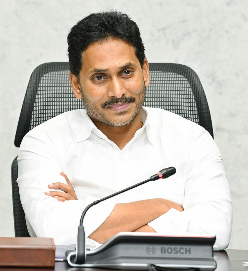 CM YS Jagan In Jagananna Videshi Vidya Deevena Funds Release Event - Sakshi5