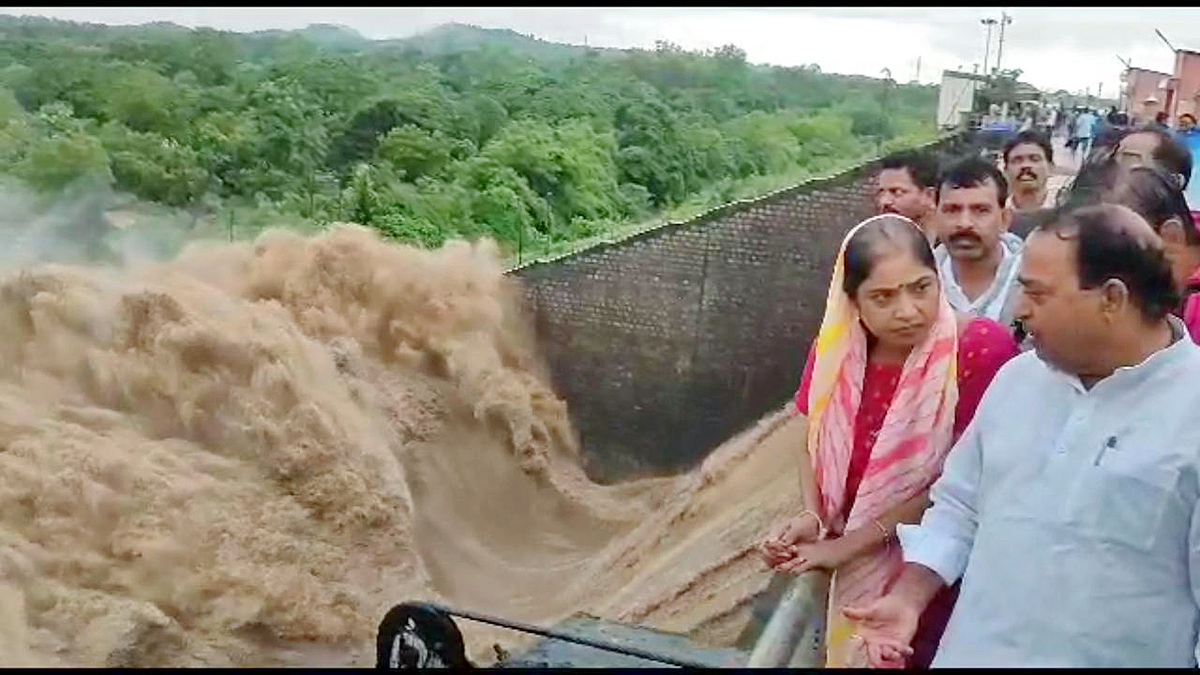 Flood Water Coming Heavily Into Kadem Project - Sakshi12