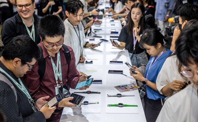 Samsung Galaxy Unpacked Event: Incredible Foldable Smartphones, Watch 6, Pad 9 Series Photo Gallery - Sakshi13