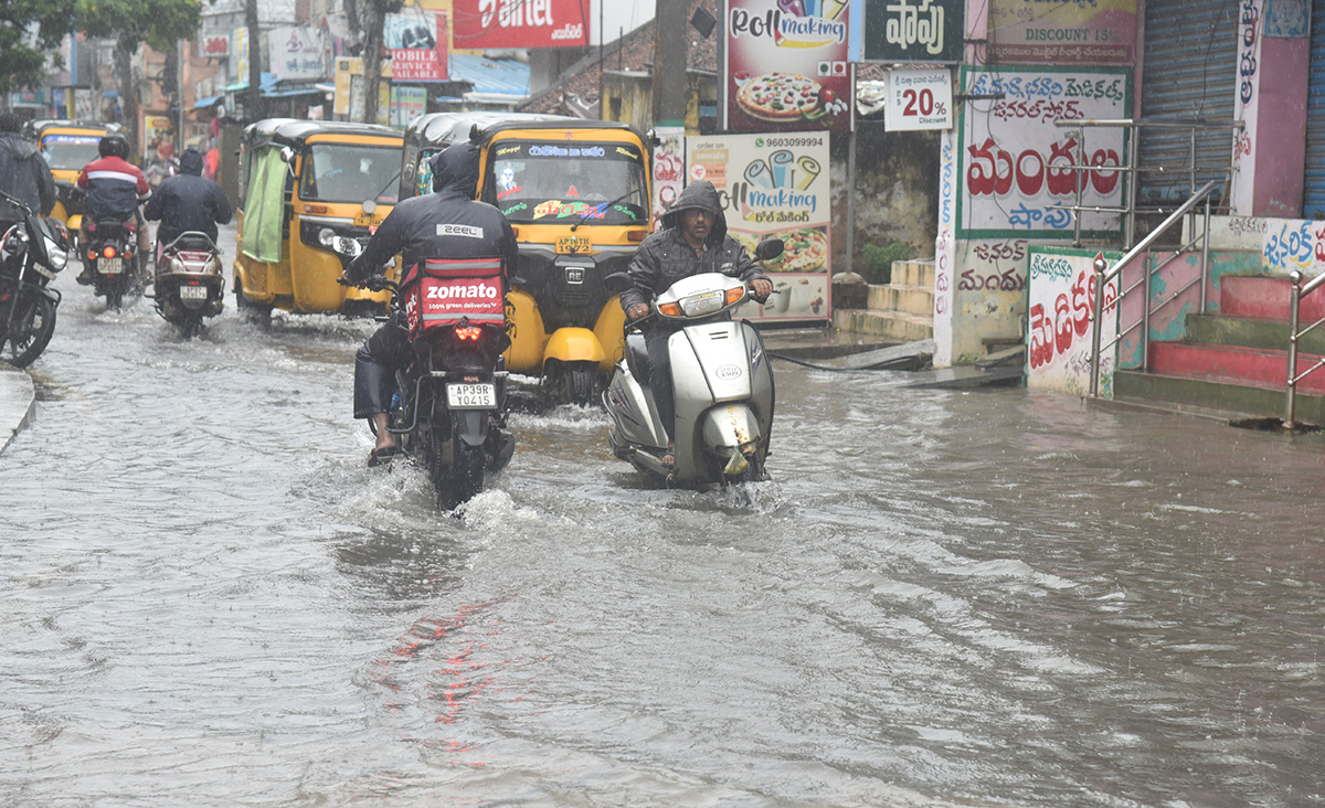 Heavy Rains in andhra pradesh update photos - Sakshi26