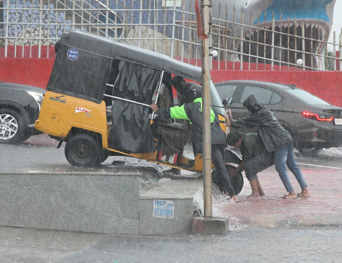 Heavy Rains in andhra pradesh update photos - Sakshi39