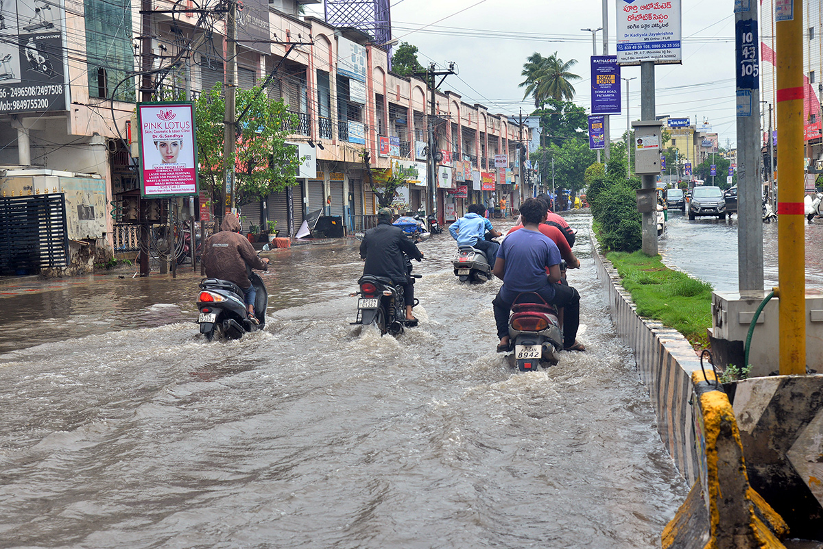 Heavy Rains in andhra pradesh update photos - Sakshi5