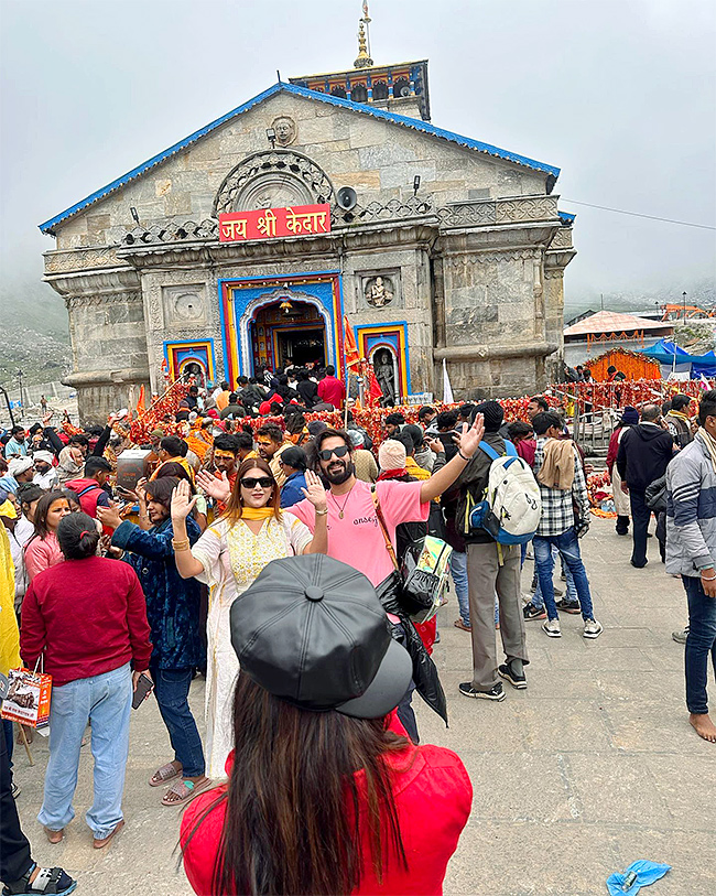 payal rajput at kedarnath temple - Sakshi7