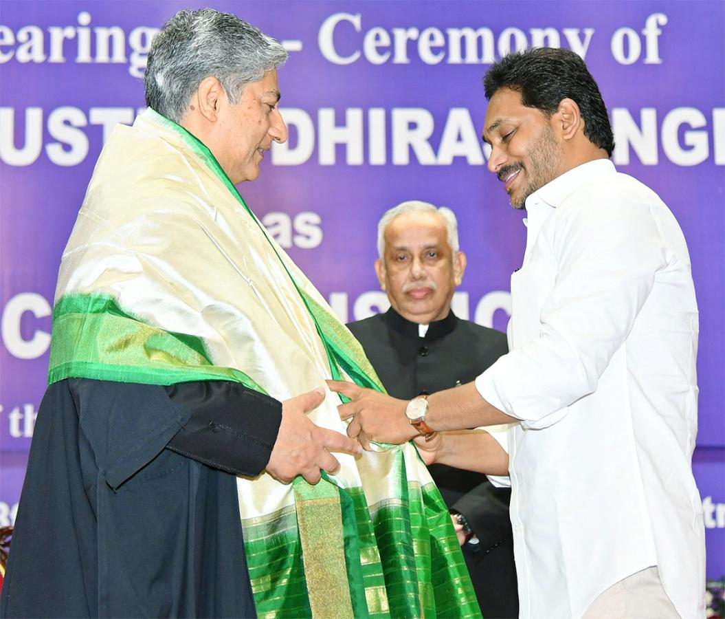 AP High Court CJ Justice Dhiraj Singh Thakur Oath Event Photos - Sakshi19