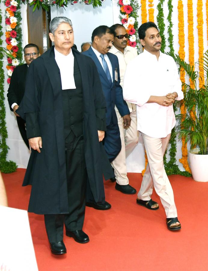 AP High Court CJ Justice Dhiraj Singh Thakur Oath Event Photos - Sakshi23