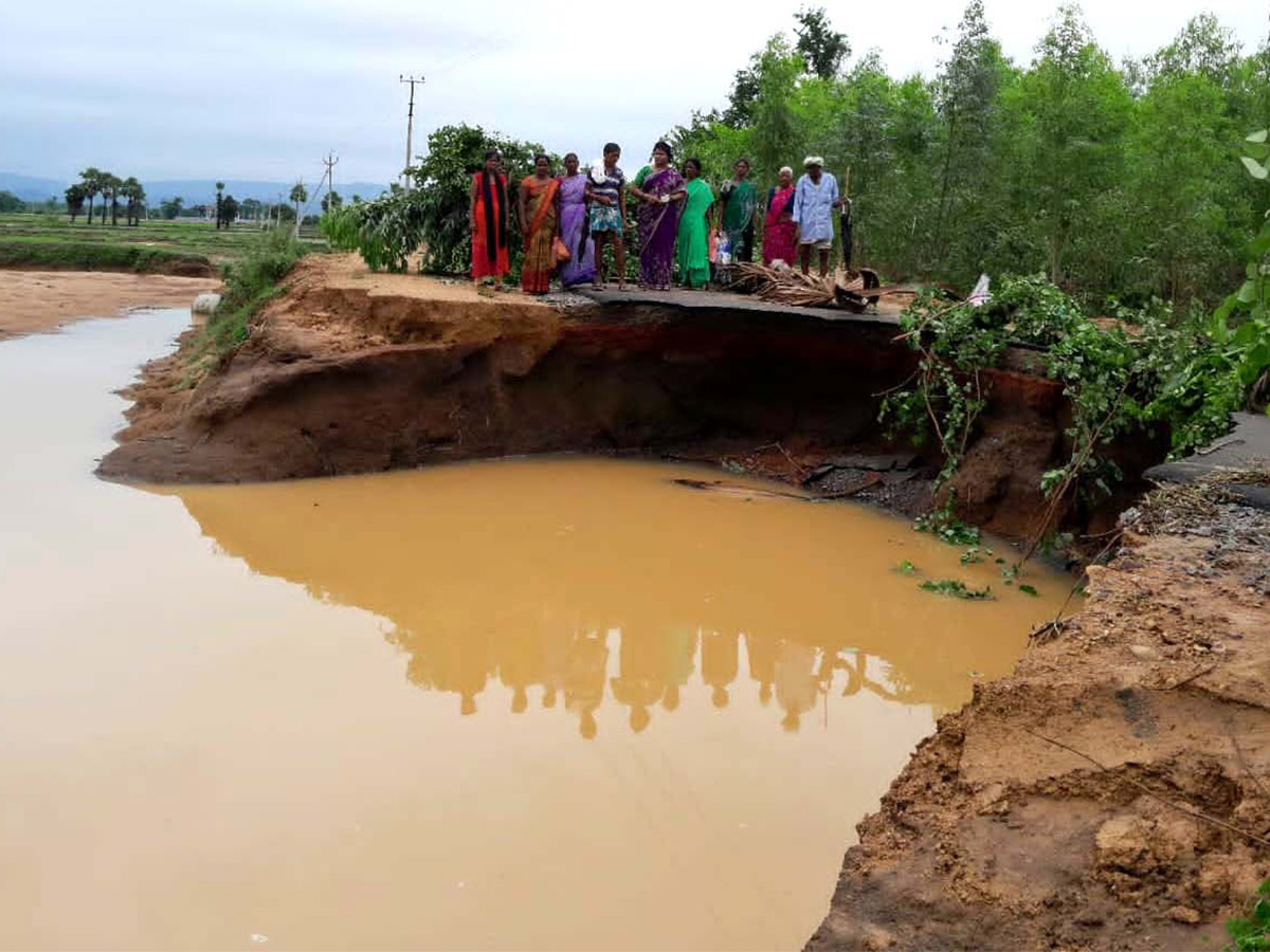 Photos Of Flood Water In Warangal Due To Heavy Rains - Sakshi31