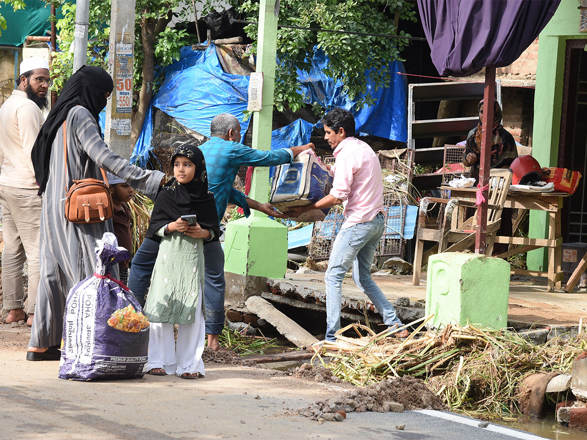 Photos Of Flood Water In Warangal Due To Heavy Rains - Sakshi34