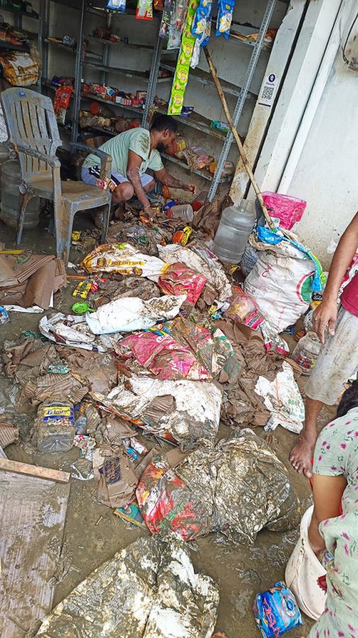 Photos Of Flood Water In Warangal Due To Heavy Rains - Sakshi48