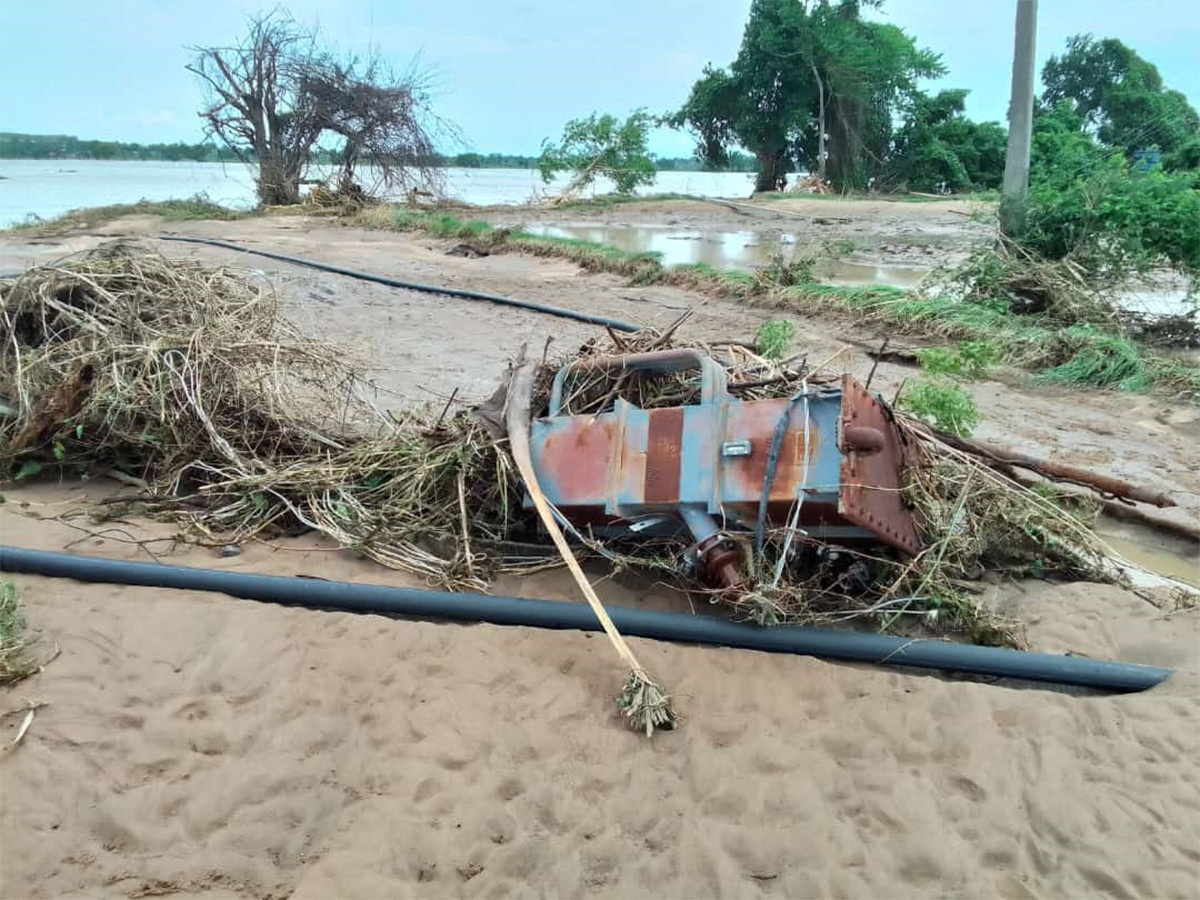 Photos Of Flood Water In Warangal Due To Heavy Rains - Sakshi14