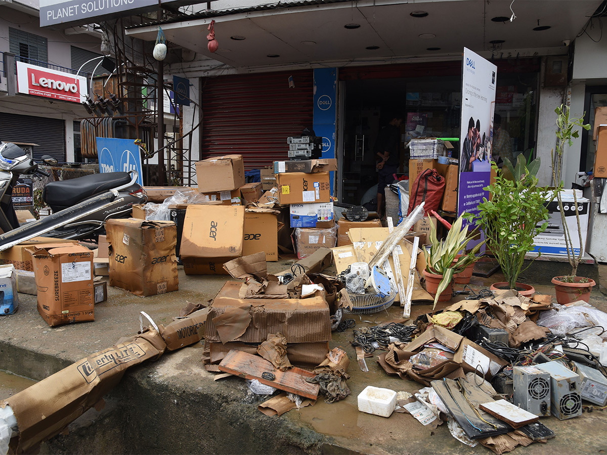 Photos Of Flood Water In Warangal Due To Heavy Rains - Sakshi22