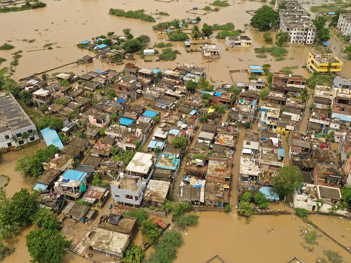 Photos Of Flood Water In Warangal Due To Heavy Rains - Sakshi25