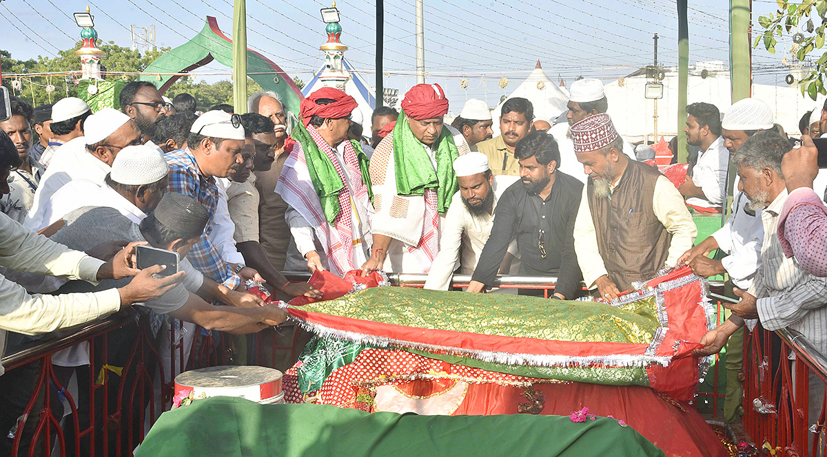 Rottela Panduga 2023 Bara Shaheed Dargah in Nellore in Andhra Pradesh - Sakshi20