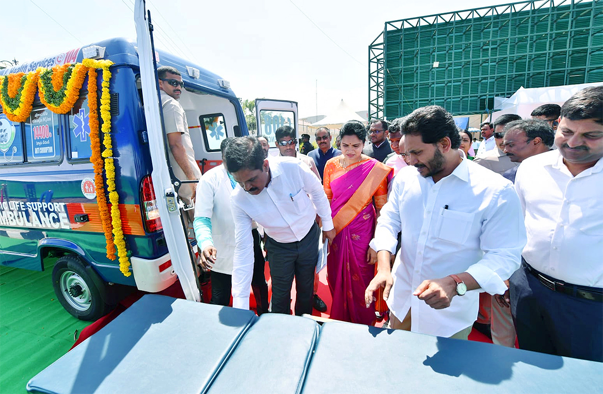 CM Jagan Launches 146 New 108 Ambulance Services - Sakshi17