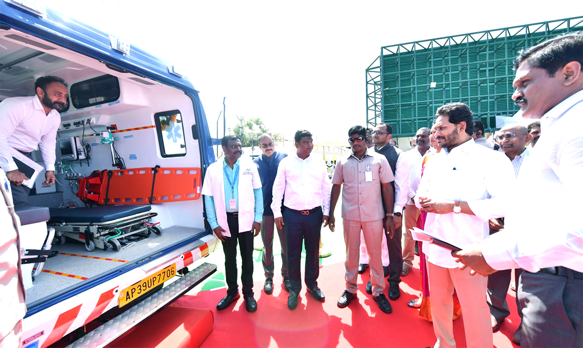 CM Jagan Launches 146 New 108 Ambulance Services - Sakshi3