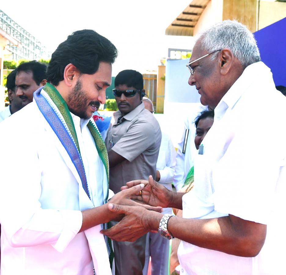 CM Jagan Launches 146 New 108 Ambulance Services - Sakshi23