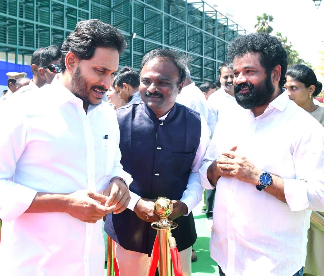 CM Jagan Launches 146 New 108 Ambulance Services - Sakshi26