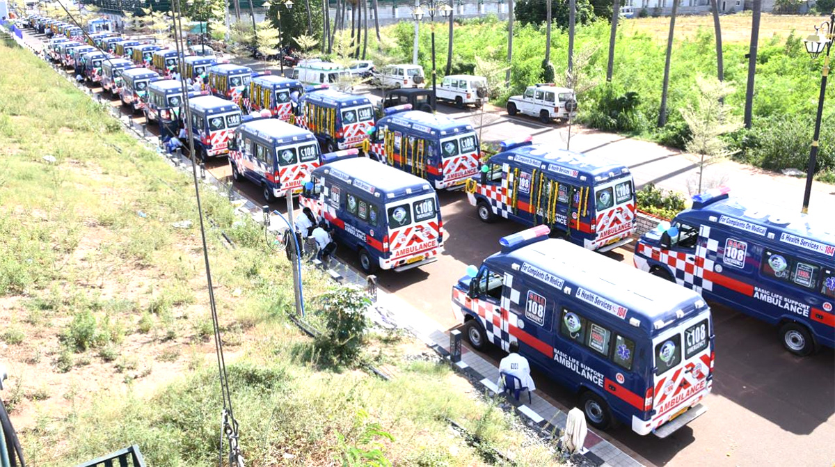 CM Jagan Launches 146 New 108 Ambulance Services - Sakshi28