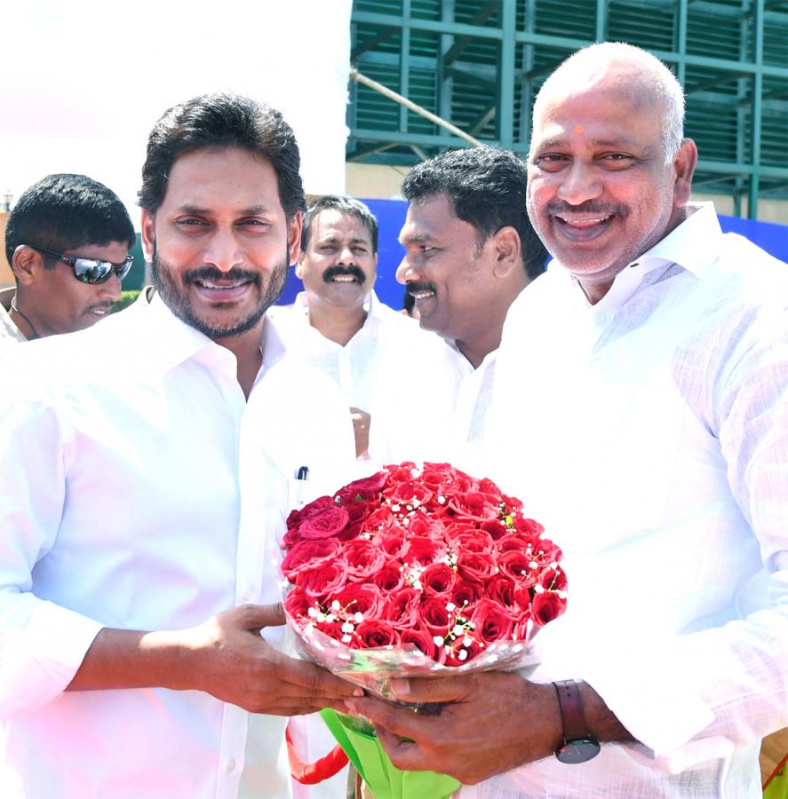 CM Jagan Launches 146 New 108 Ambulance Services - Sakshi31