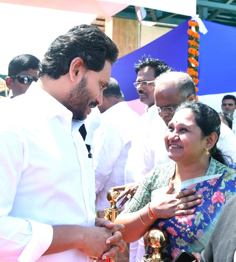 CM Jagan Launches 146 New 108 Ambulance Services - Sakshi34