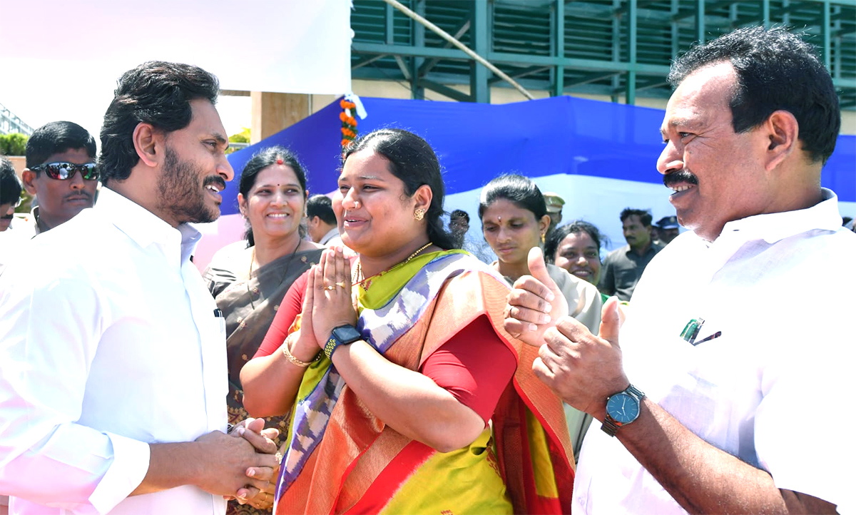 CM Jagan Launches 146 New 108 Ambulance Services - Sakshi37