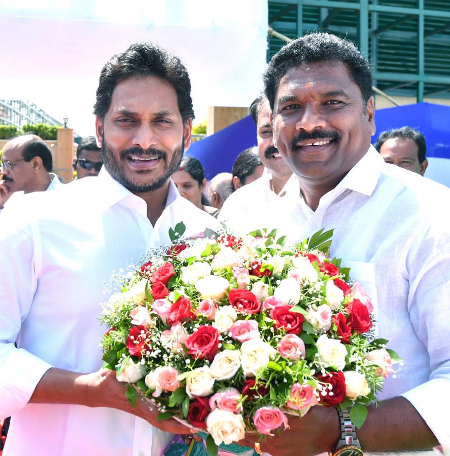 CM Jagan Launches 146 New 108 Ambulance Services - Sakshi39