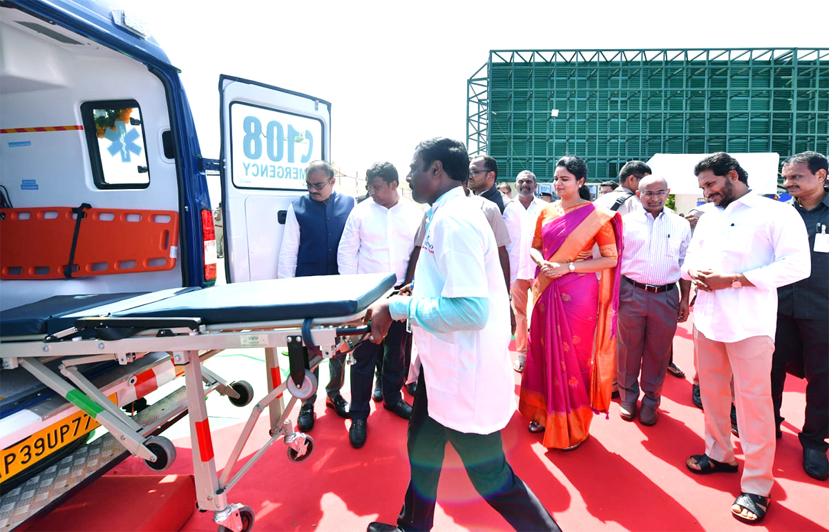 CM Jagan Launches 146 New 108 Ambulance Services - Sakshi6