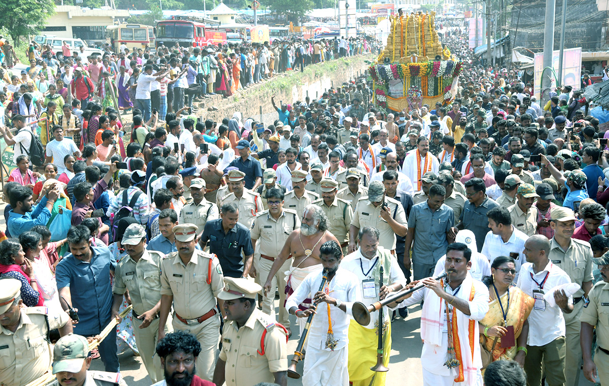 Huge Devotees take part in Simhachalam Giri Pradakshina Pics - Sakshi32