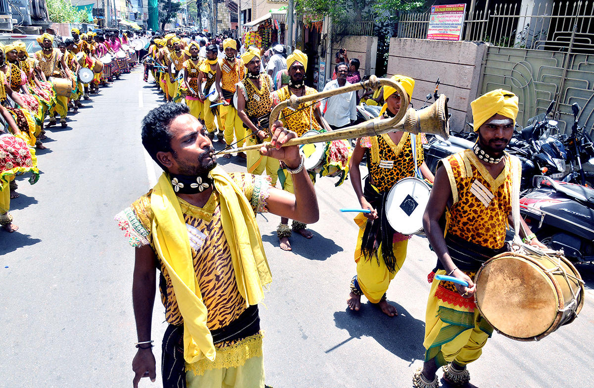 Telangana Bangaru Bonam to Vijayawada Kanaka Durga Pics - Sakshi18