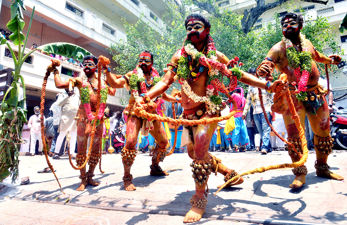 Telangana Bangaru Bonam to Vijayawada Kanaka Durga Pics - Sakshi22